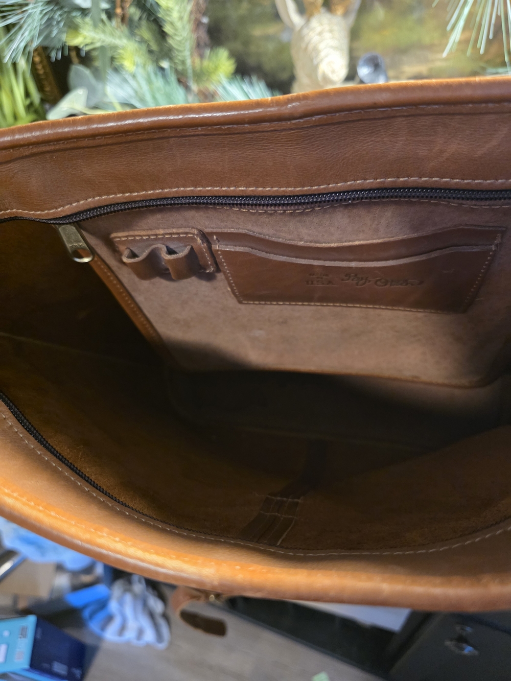 MOVING SALE VTG Pay Otis Cowhide Leather Crossbody Bag - Picture 3 of 5
